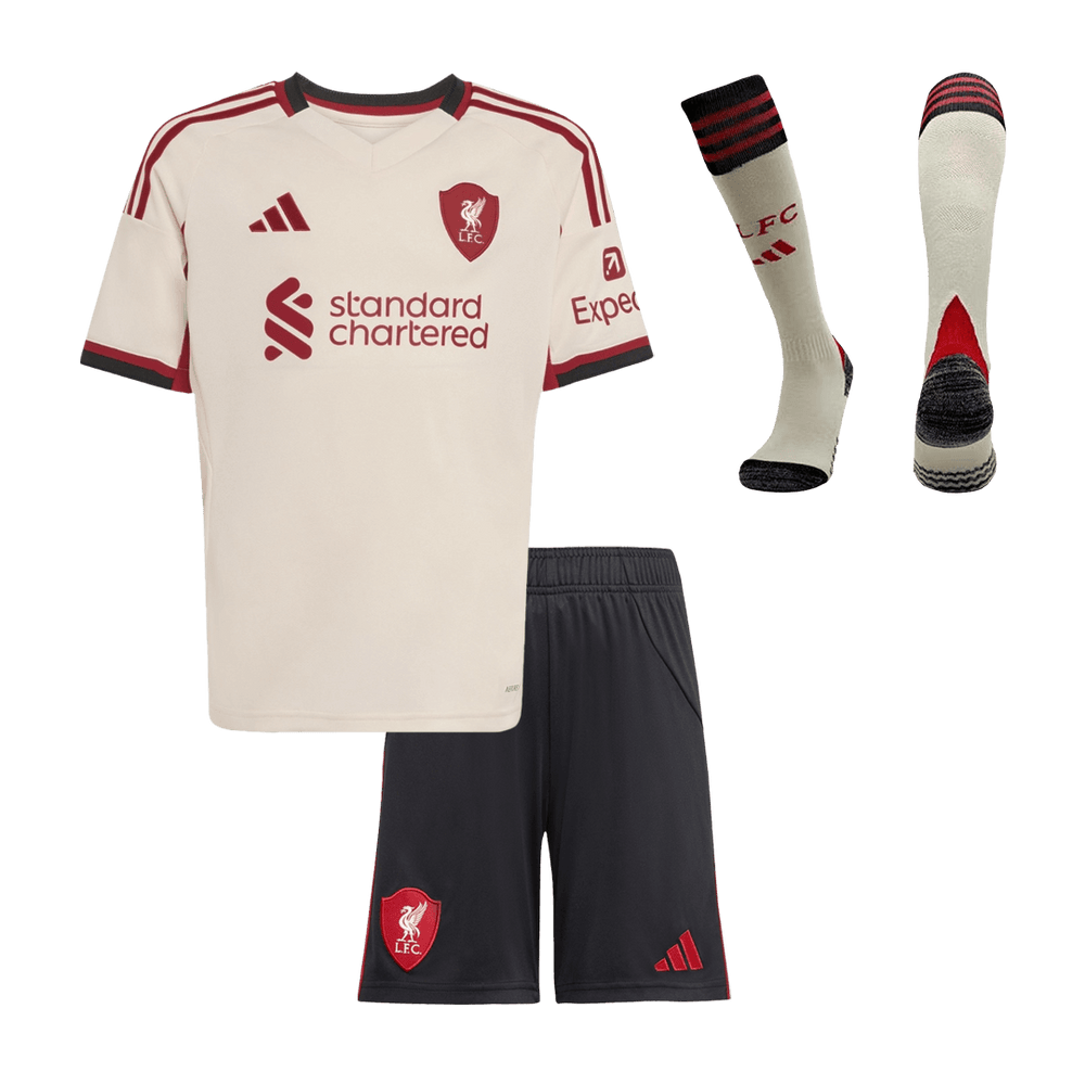 Liverpool Vieraspeliasu Lasten täysi asukokonaisuus 2025/26