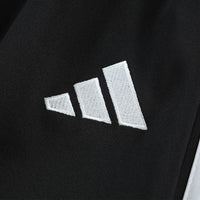 Saksa 1/4 vetoketjullinen verryttelypuku 2026 musta