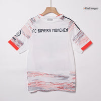 OLISE #17 Bayern München Aito Jalkapallopaita Vieras 2025/26
