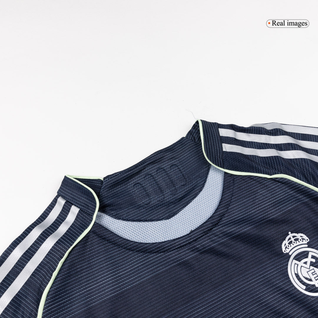 Spillerversjon Real Madrid Langermet Bortefotballdrakt 2025/26