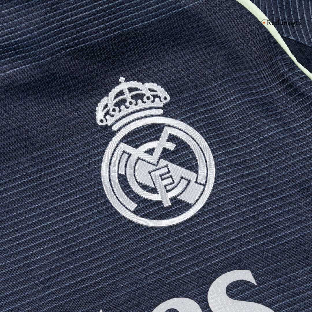 Spillerversjon Real Madrid Langermet Bortefotballdrakt 2025/26