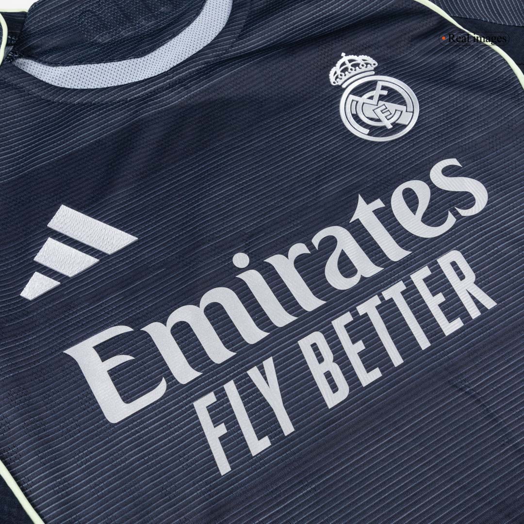 Spillerversjon Real Madrid Langermet Bortefotballdrakt 2025/26