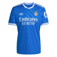 8,9 Real Madrid vierasjalkapallopaita omalla nimellä 2025/26